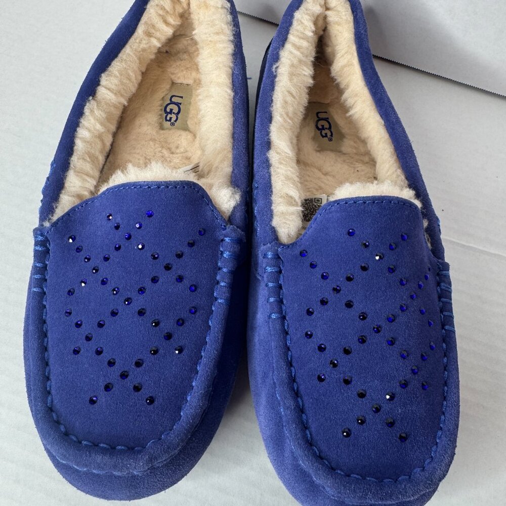 UGG Moccasins - Picture 4 of 9